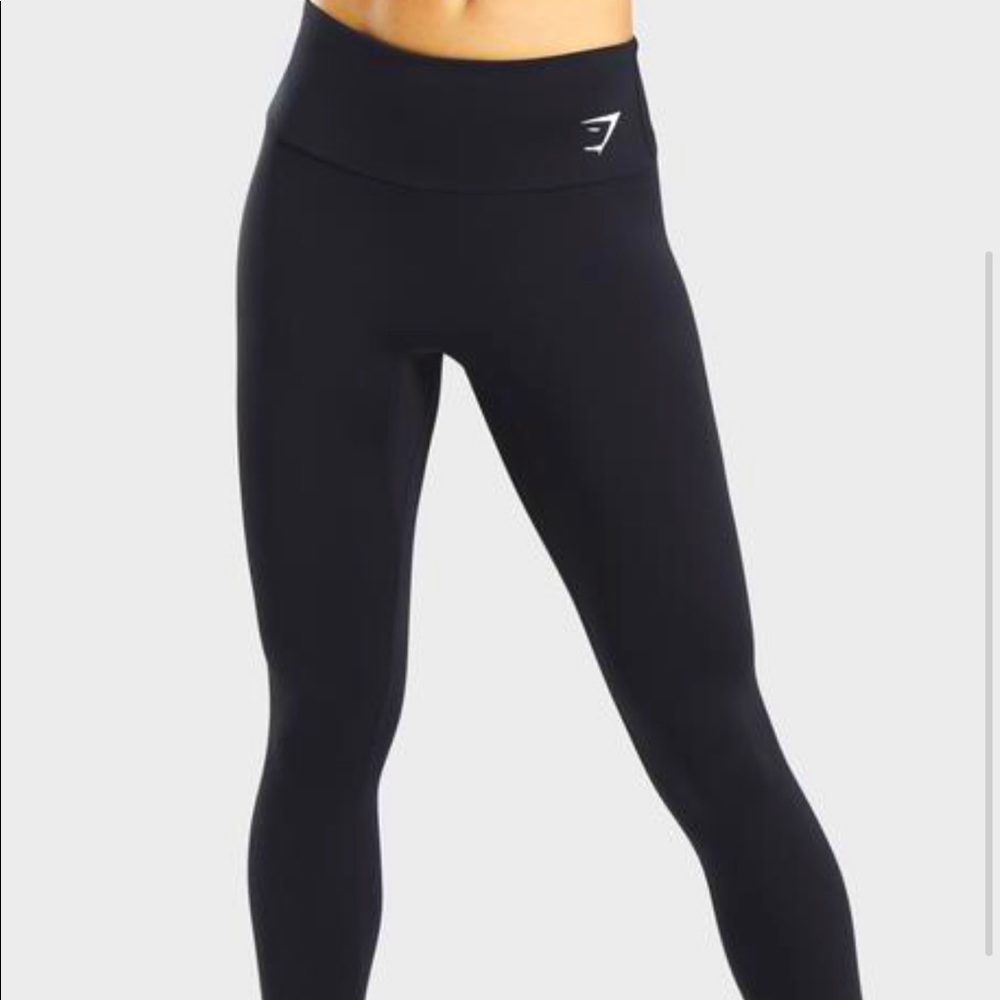 Gym shark leggings size M